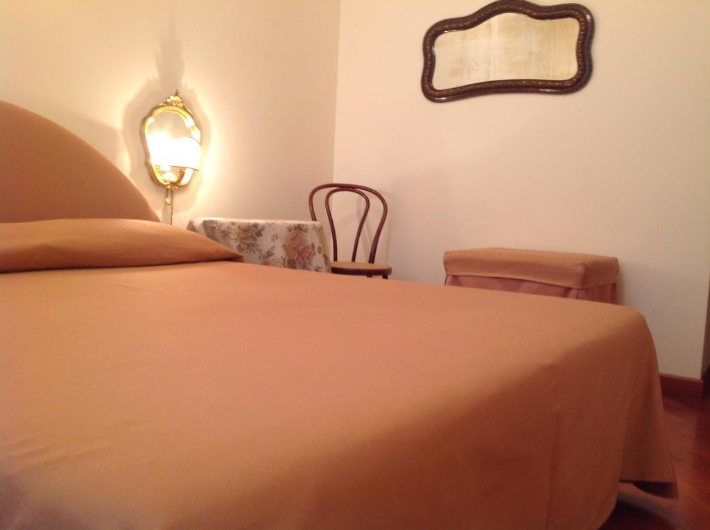 B&B Crispi Трієст Номер фото